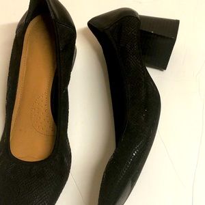 Crock skin style Block heel shoes